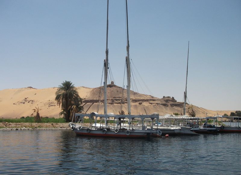 yacht, transportation, mode of transportation, sky, nile, palm tree, bay, moored, transport, nautical vessel, river, desert, 2K, clear sky, mast, water