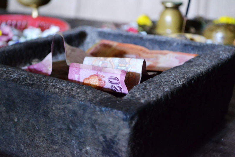 emotion, sculpture, business, polonnaruwa, currency, indoors, banknote, mawanella, finance, close-up, historic, sri lanka, focus, selective, photo, money