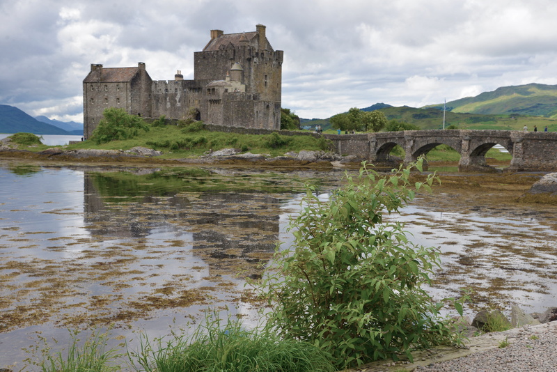 built structure, travel destinations, building, 5K, cloud - sky, plant, the past, building exterior, eilean donan castle, arch bridge, castle, medieval