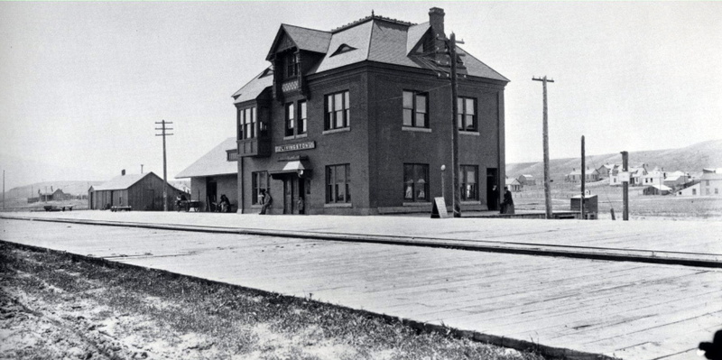 building exterior, residential district, concepts And Ideas, built structure, building, outdoors, road, 1894, Depot, nature, window, city, transportation