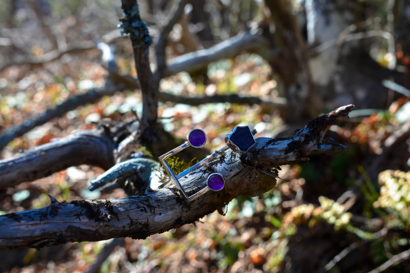 plant part, jewel, day, focus on foreground, jewelry, bracelet, jewellery, trunk, plant, 5K, tree, hanging, gemstones, outdoors, silver, style, no people