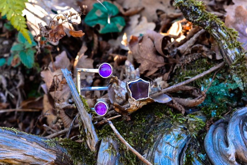 day, bracelet, 5K, no people, mushroom, dry, vulnerability, close-up, field, fashion, design, high angle view, growth, selective focus, nature, damaged