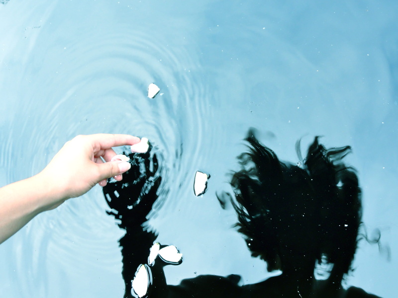 outdoors, rippled, water, day, bubble, unrecognizable person, netherlands, real people, motion, leisure activity, human hand, langenhorst 2, human body part
