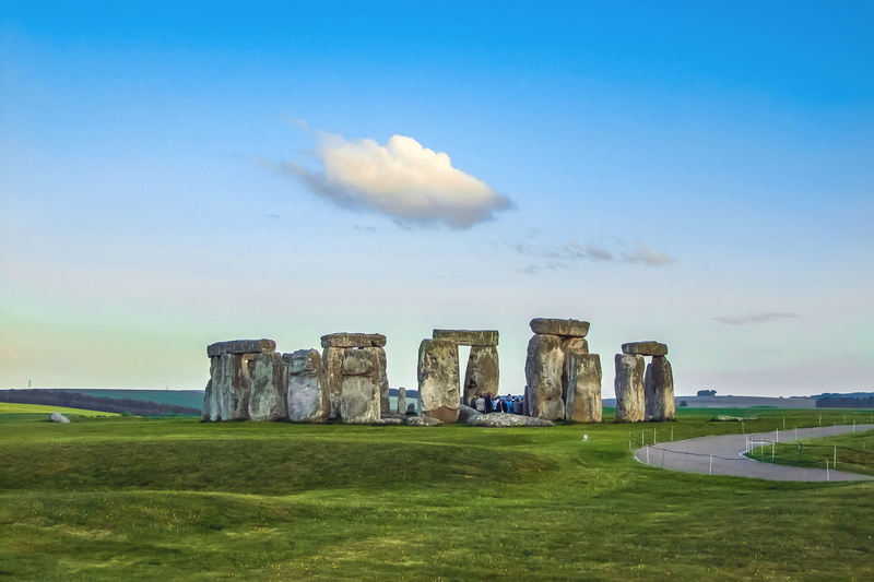 field, tourism, formation, archaeology, outdoors, monument, green color, landscape, wiltshire, stones, environment, stonehenge, stone Material, old ruin