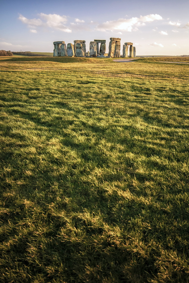 growth, cloud - sky, warm, land, green color, sunny, tranquility, plant, scenics - nature, grass, clear, sky, environment, nature, stonehenge, sunlight
