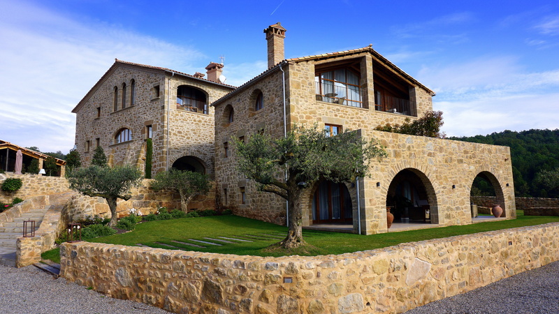 catalonia, old house, farmhouse, built structure, house, sky, rustic, beige, arch, 5K, daytime, storey, stone, rural scene, building, wall, day, restored