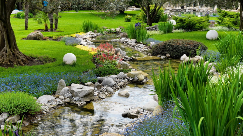 outdoors, stone - object, ornamental garden, rock, rock - object, flowing water, growth, beauty in nature, no people, hedge, flowing, 4K, plants, plant