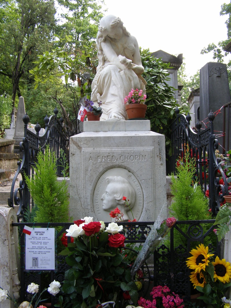 creativity, paris, human representation, father lachaise, bouquet of flowers, flowering plant, frédéric chopin, religion, crying, architecture, sad woman statue