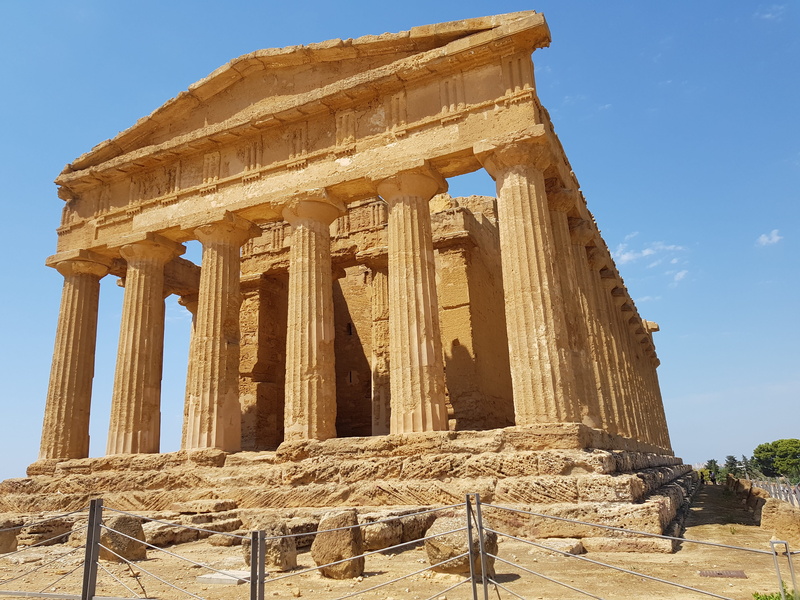 sky, 4K, nature, ancient civilization, architectural column, low angle view, ancient history, the past, outdoors, no people, travel, city, ancient, old ruin