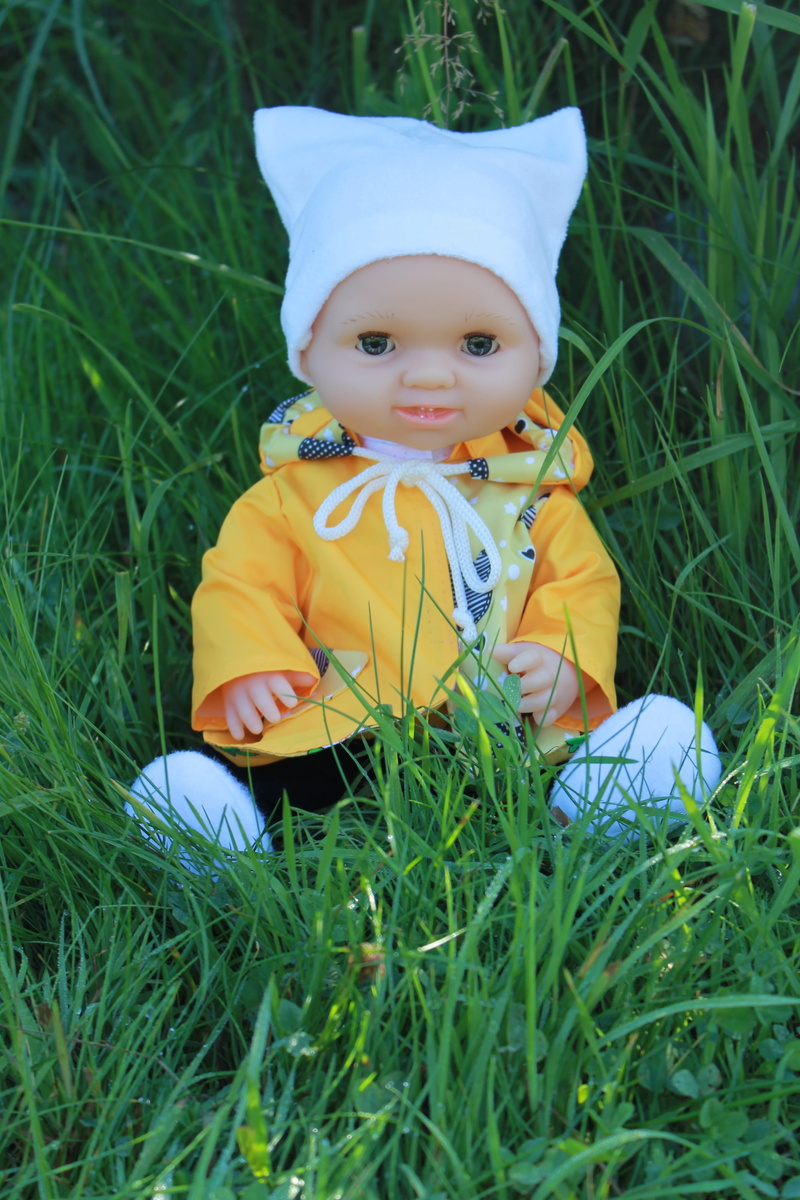 4K, outdoors, childhood, portrait, sitting, looking at camera, field, child, innocence, bobblehead, land, young, cap, one person, grass, baby, happiness
