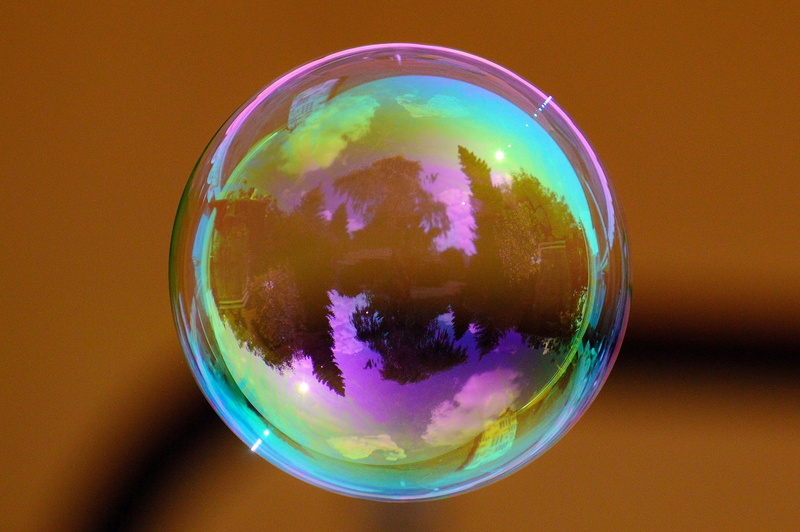 reflection, bubble, single object, make soap bubbles, close-up, photography, float, 2K, mid-air, soapy water, soap Sud, studio shot, iridescent, shape
