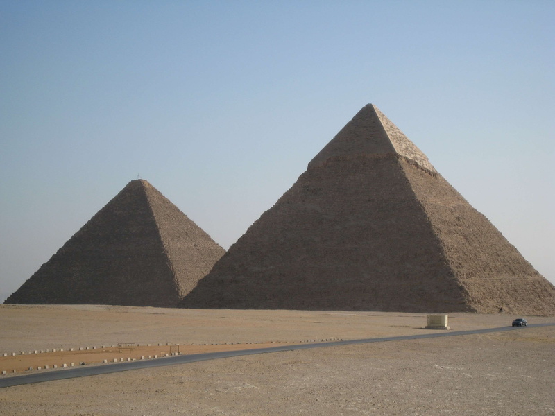ancient, travel destinations, day, arid climate, history, 2K, pyramid, famous, desert, triangle shape, travel, giza, egypt, shape, architecture, sky, city