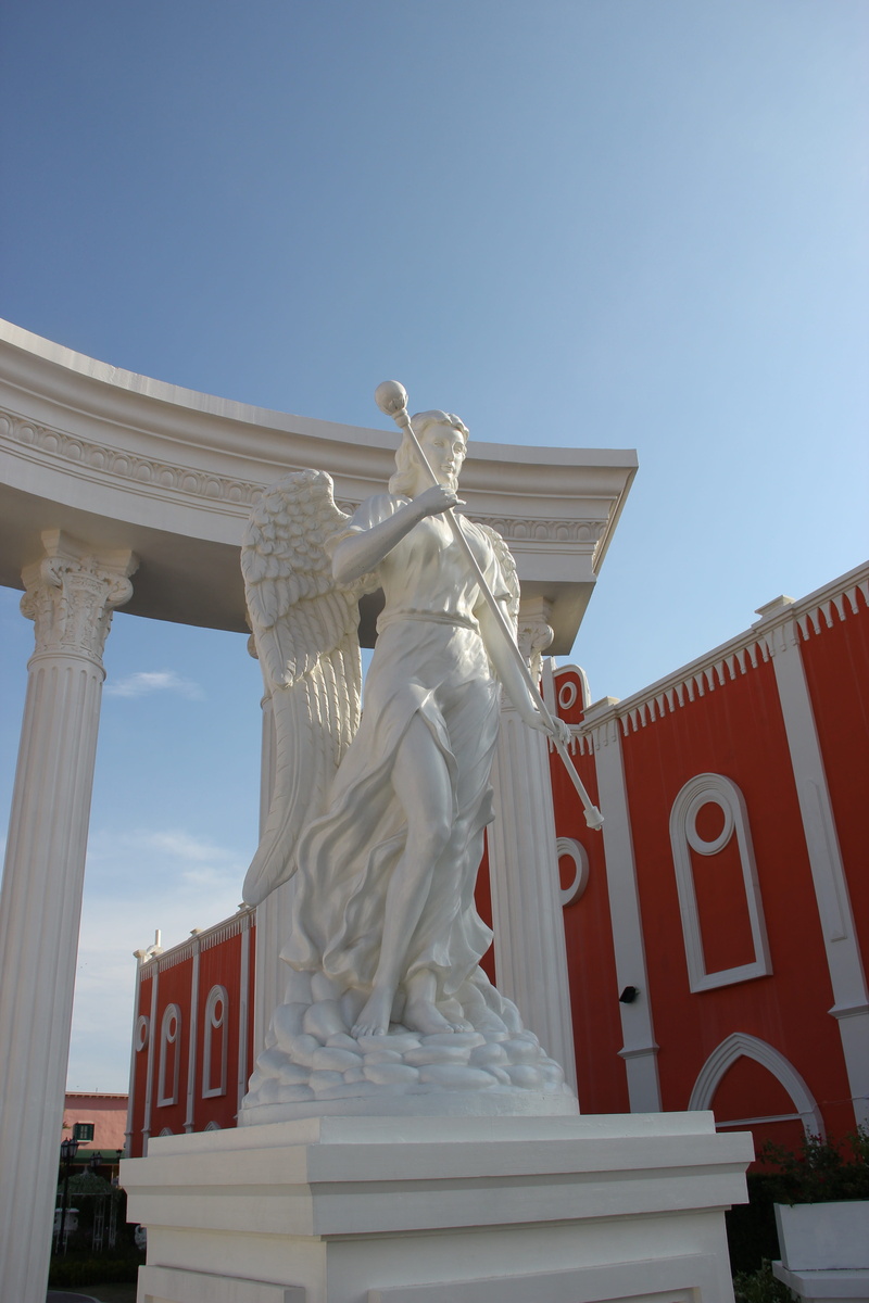 tourism, art and craft, architectural column, handsome, stucco, art, statue, white color, sculpture, clear sky, 5K, building, human representation, creativity