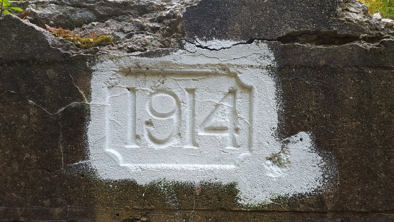 1914, painted, date, text, uneven, bridge, carving - craft product, day, abandoned, old, wall - building feature, vintage, aged, communication, built structure