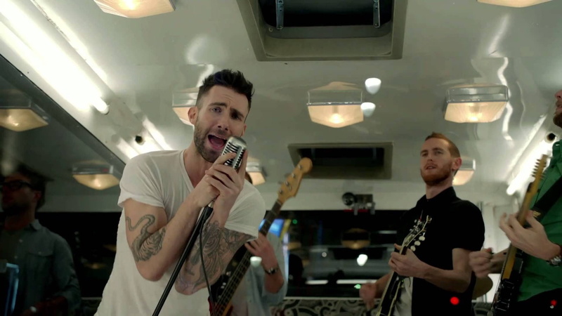 Show, beard, Guitars, people, adult, Room, men, preparation, facial hair, Maroon 5, indoors, standing, young adult, young men, leisure activity, 1080P