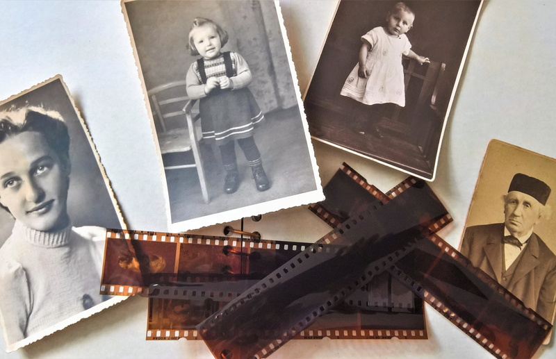 glue, medium group of objects, toy, sort, group of objects, film industry, photos, bone, human representation, doll, representation, choose, studio shot