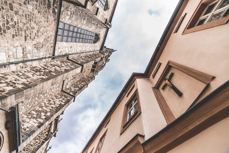 built Structure, tuscany, town, agains, old, Sky, 4K, outdoors, arch, building, low angle view, window, cross, facade, europe, italy, architecture, Cloudy