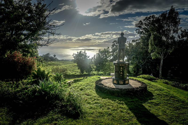 sculpture, scenics - nature, cloud - sky, 5K, park, lake, panoramic, maui, grass, green color, sunlight, growth, rochen, architecture, nature, green, outdoors