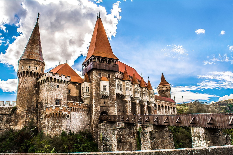 sky, building, blue, 1080P, the castle of hunedoara, near, brown, historic castle, cloud - sky, old, surrounded, castle, cloud, nature, tower, urban skyline