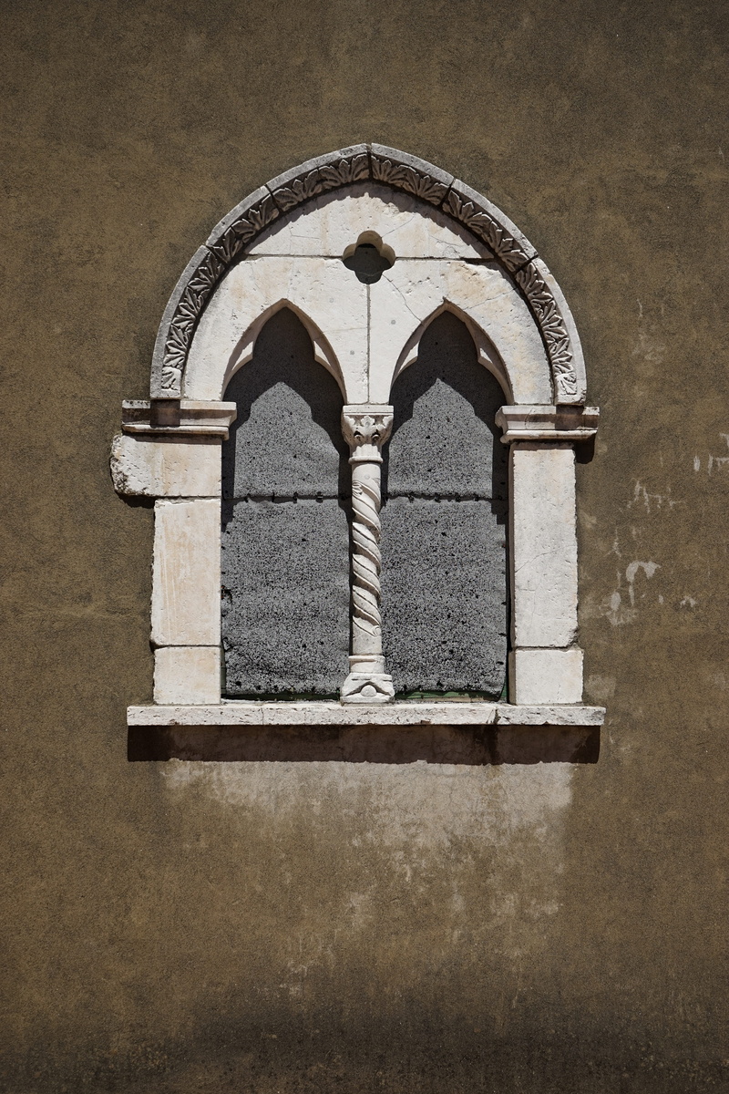 architecture, city, building, outdoors, traditional design, symmetry, christianity, window, concrete, door, cali, old, californium, ancient, arch, urban