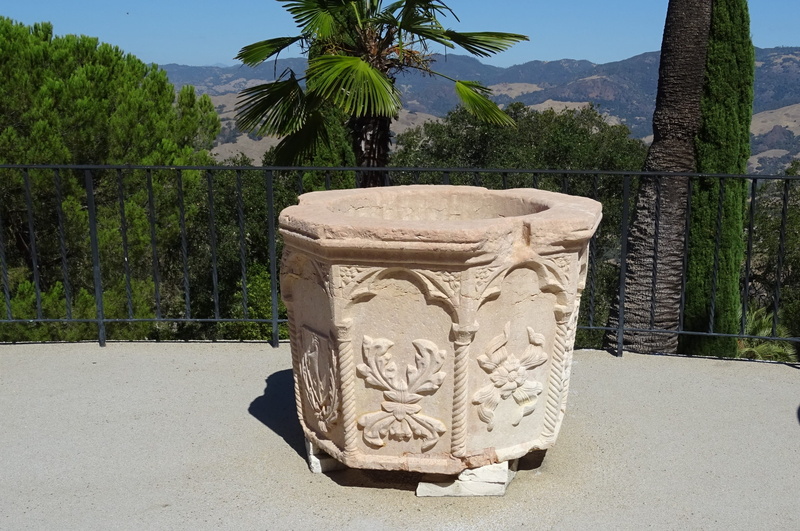 palm tree, carving - craft product, tropical climate, architecture, outdoors, creativity, building, statue, growth, pacific, coast, antique, nature, piece