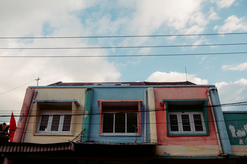 no people, red, 4K, kota tua ampenan, outdoors, day, power supply, building, window, built structure, building exterior, indonesia, sky, architecture