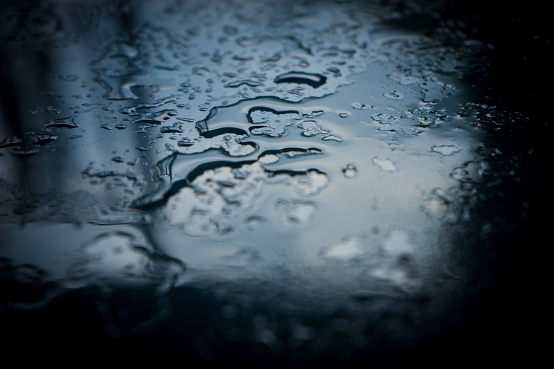 backgrounds, reflection, drip, platschregen, focus, indoors, 5K, glass, beaded, monsoon, nature, full frame, selective, drop, water, mood, refraction