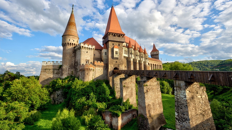 nature, Corvin Castle, 1080P, castle, clouds, building, architecture, landscape, Romania, sky, trees