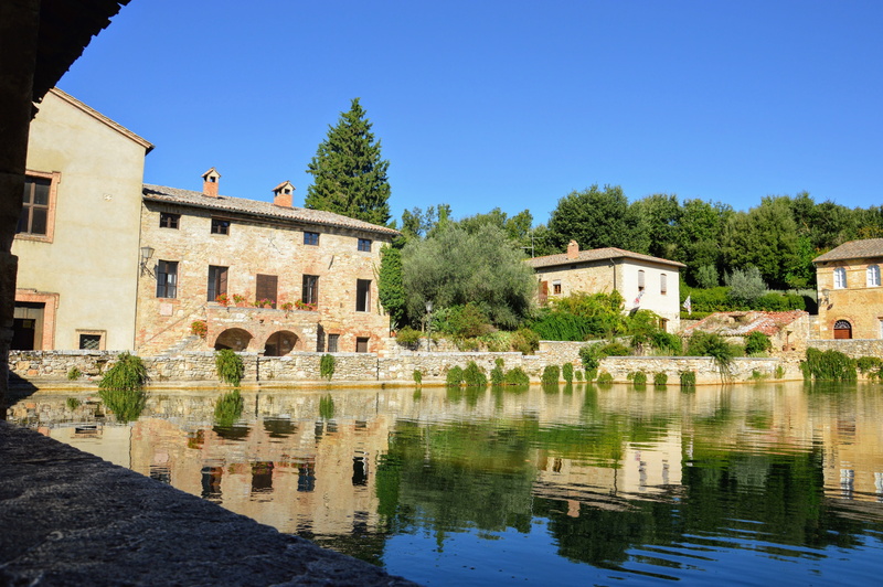 luxury, house, clear sky, bagno vignoni, plant, siena, water, tuscany, nature, val dorcia, home, blue, reflection, campaign, 4K, lake, building exterior