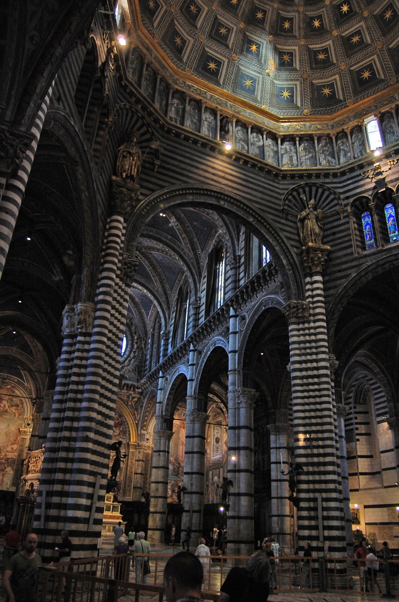 incidental people, cathedral, travel, famous Place, building exterior, arch, architecture and art, church, tourism, 1080P, italy, built structure, travel destinations