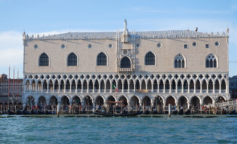 passenger craft, nature, nautical vessel, building exterior, mode of transportation, venice, lagoon, no people, waterfront, ducal, sky, architecture, 2K