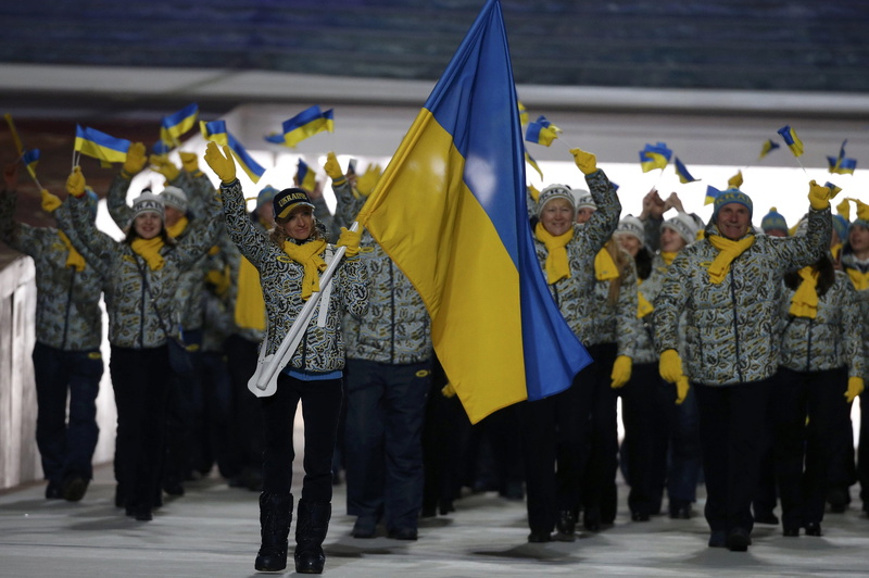 leisure activity, holding, men, sochi, women, adult, celebration, patriotism, human arm, ukraine, parade, protestor, government, olympic games, flag, large group of people