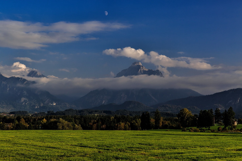green, castle, castle Neuschwanstein, Autumn, mountain Säuling, 1080P, grass, front, Germany, field, landscape, Bavarian, Mountain, Bavarian Landscape