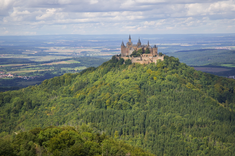 building, no people, 4K, built structure, green color, history, plant, day, travel destinations, hohenzollern, tranquil scene, beauty in nature, building exterior