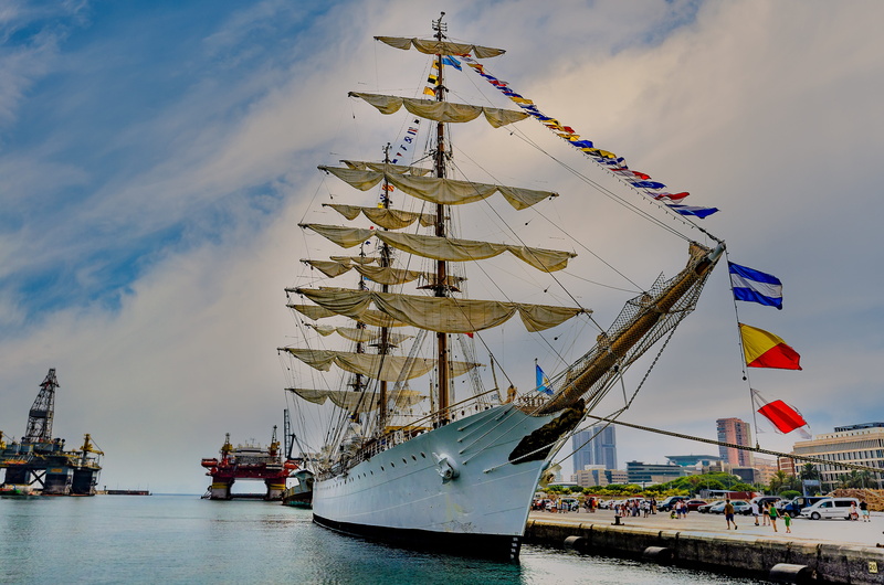 sea, pier, rigging, pole, fix, incidental people, marina, seafaring, berth, windjammer, building exterior, investors, tall ship, outdoors, flag, 4K, sky