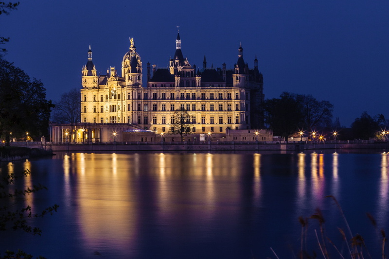 night, lighting, Schwerin, 1080P, the sky, reflection, Germany, lake, blue, lights, castle