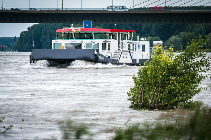 tracking ship, waterfront, nature, focus on background, day, plant, high water, ferry, anchored, boot, river, bridge, 5K, motion, ship, bow wave, outdoors