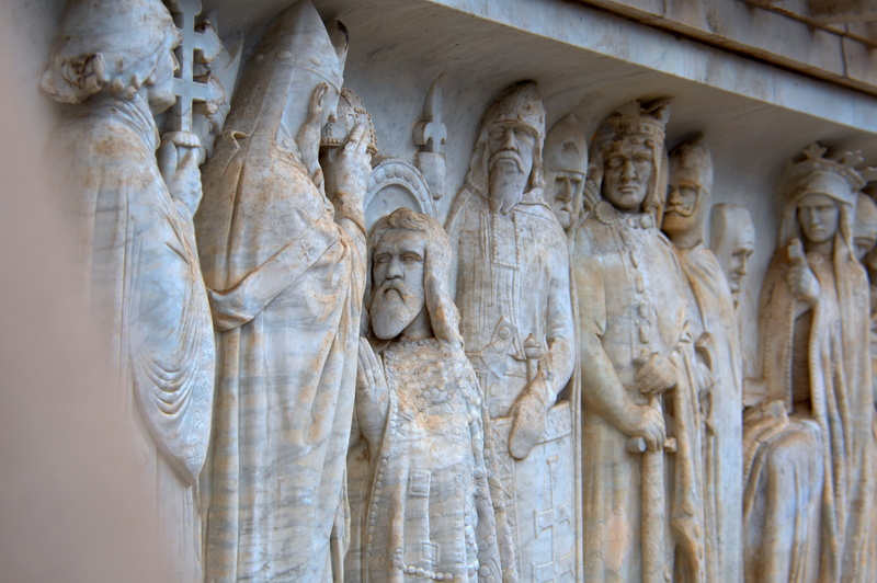 history, architecture, king matthias, statue, human representation, carving - craft product, religious, buda castle, spirituality, place of worship, creativity