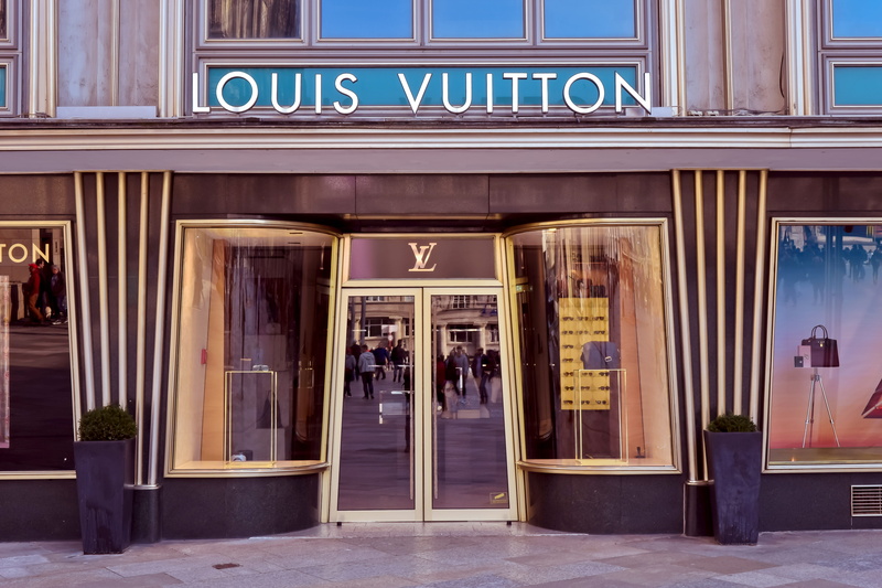 design, store, street, building, glass, retail, communication, architecture, aluminium, residence, outdoors, fashion label, glass - material, entrance