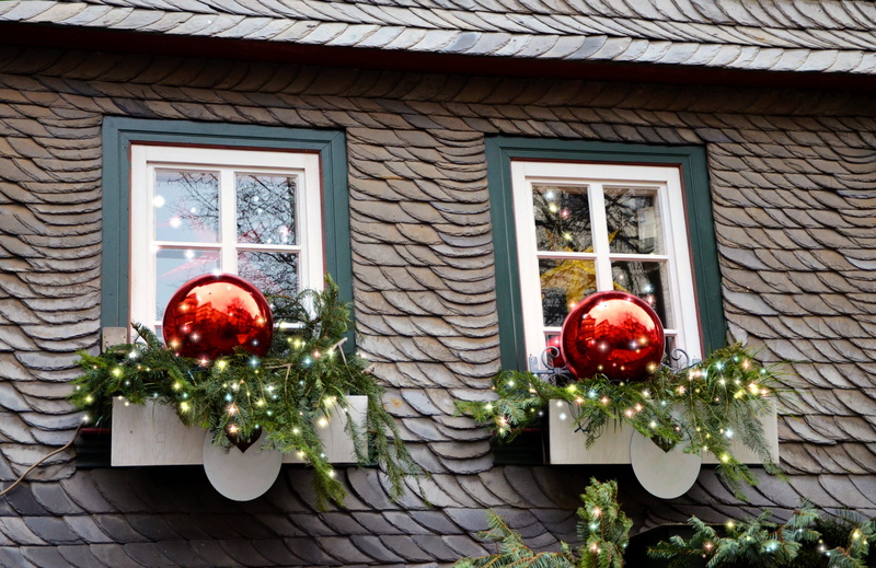 plant, facade, glass - material, slate cladding, outdoors, lighting, christmas time, lights, decoration, christmas, day, house, light, two, round, home