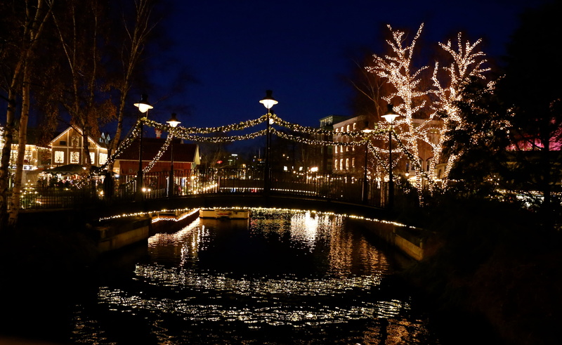travel destinations, mirroring, sky, architecture, connection, canal, city, water, gothenburg, celebration, illuminated, built structure, nature, light