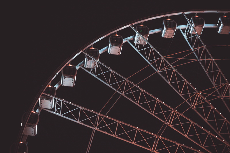 amusement park ride, shape, ferriswheel, outdoors, ferris wheel, 5K, astronomy, nature, built structure, circle, night, sky, no people, geometric shape