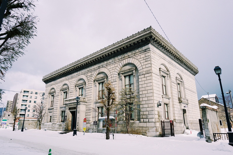 spirituality, cold temperature, building exterior, the past, covered, white, built structure, building, 5K, gray, ground, daytime, plant, low angle view