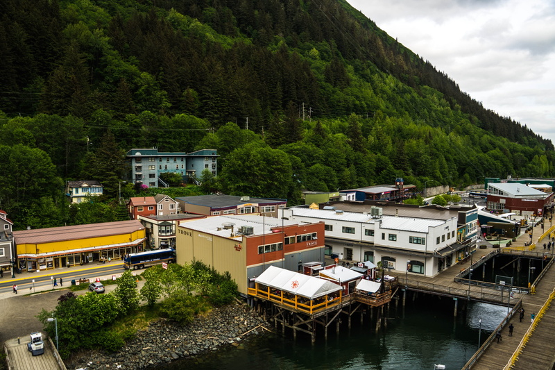 nautical vessel, tree, water, built Structure, day, public domain, city, mountain, 4K, Town, building exterior, bridge - Man Made Structure, sky, nature