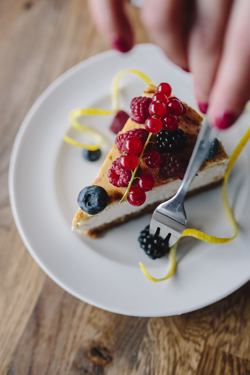 red, homemade, food and drink, Cheesecake, tart - dessert, table, fruit, Currants, ready-to-eat, strawberry, food, refreshment, blackberry, sweet Food