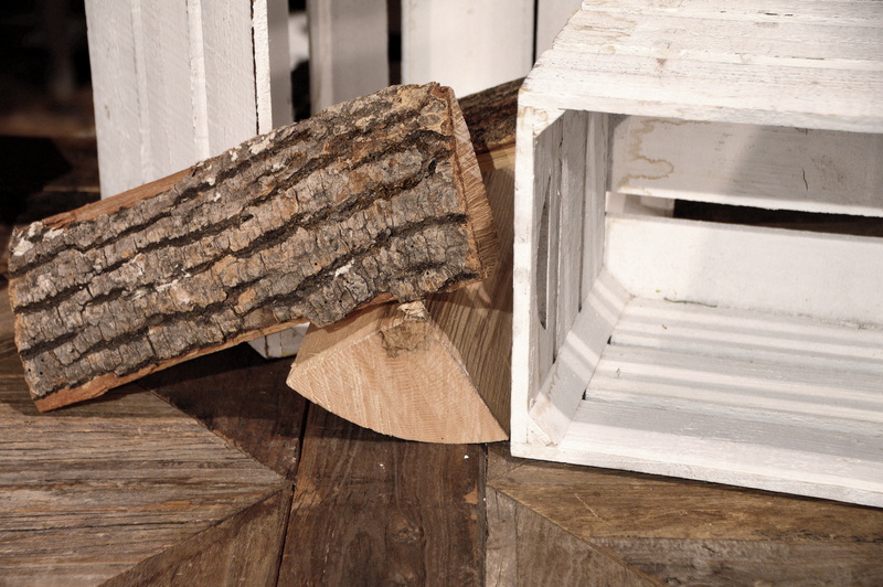 outdoors, metal, box, innenausbau, close-up, architecture, wood, eye catcher, wood - material, table, focus on foreground, still life, timber, showroom