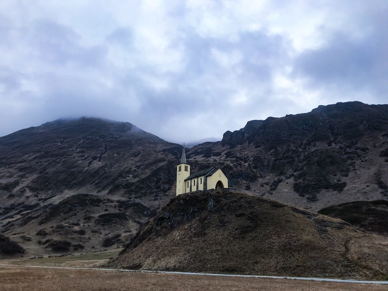 overcast, overcast day, road trip, 4K, formazzaski, road, misty, no people, church on hill, valdo, countryside, white, architecture, beauty in nature