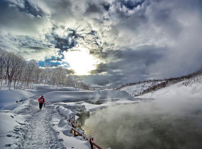 scenics - nature, winter scenery, white, jacket, beauty in nature, men, Winter, sky, sport, 1080P, walking, red, non-urban scene, cold season, black, winter scenes