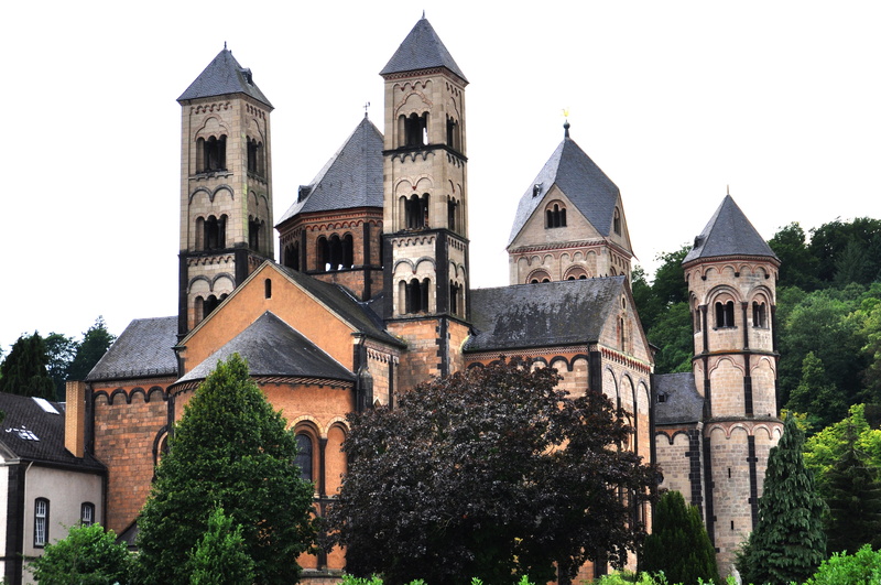 church, low angle view, tree, belief, faith, abbey, religion, spire, history, day, monastery, architecture, place of worship, building, 4K, building exterior