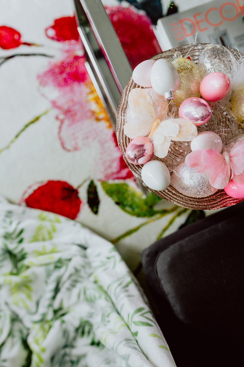 easter, indoors, food and drink, holiday - event, easter egg, art and craft, eggs, spring, creativity, decorations, decor, holiday, representation, egg